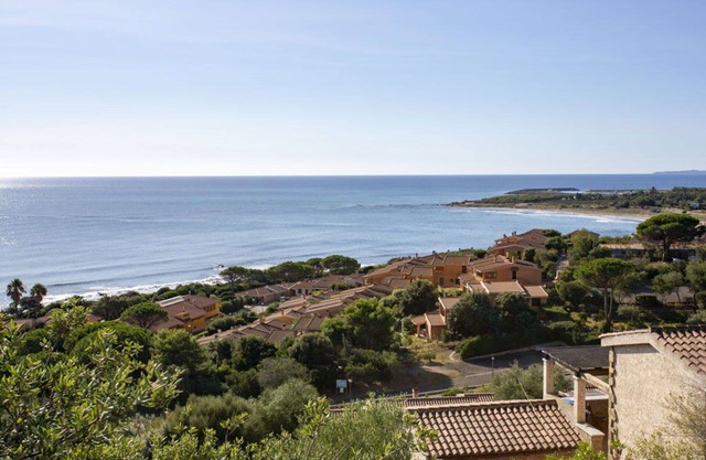 Beautiful apartment in villa for 6 people with A/C, TV, pets allowed and parking