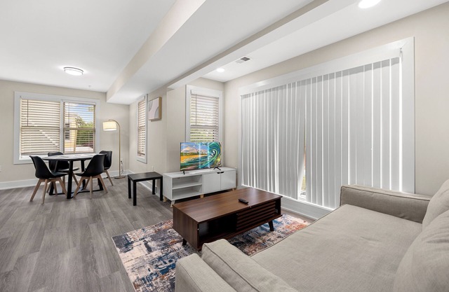 Beautiful Apartment Duplex near Metro