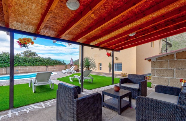Beautiful Arianny House With Pool