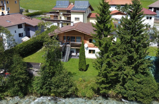 Beautiful apartment for 4 guests with WIFI, TV, terrace and parking