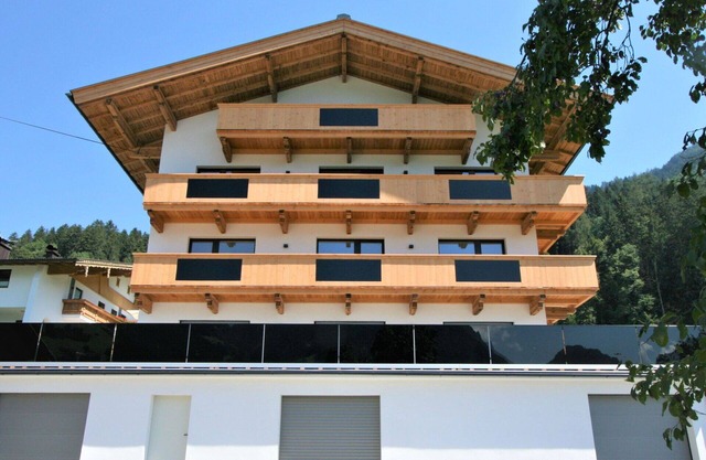 Beautiful apartment for 8 guests with WIFI, TV, terrace and parking