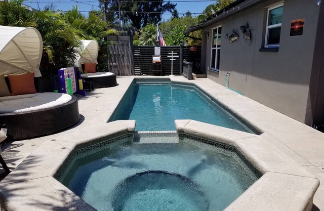 Beautiful Beach Cottage w/Private Heated Pool & Spa - Heart of Sunset Beach