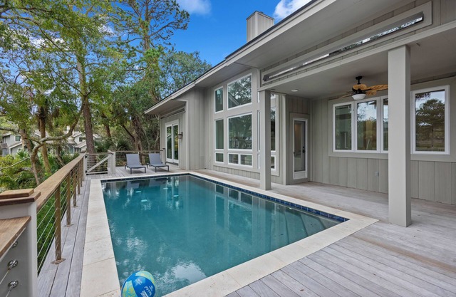 Beautiful Bluebill Home on Kiawah, Private Pool, Pond and Golf Views!
