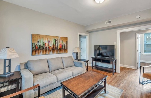 Beautiful, Brand New Tower Grove Unit! 2s