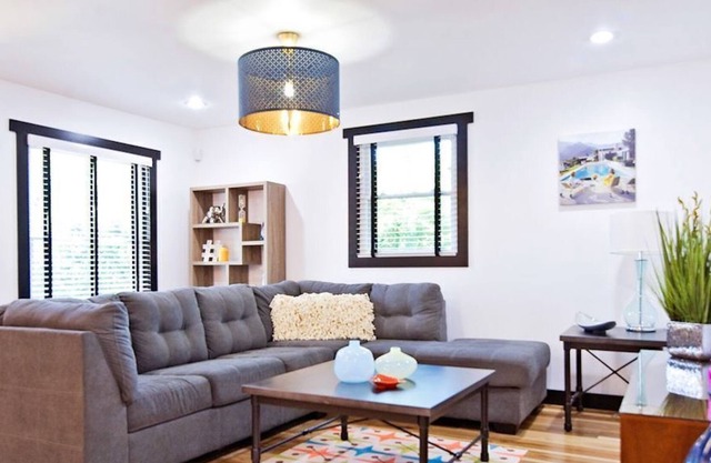 Beautiful bungalow in East Nashville - 2 miles from Honky Tonk Row