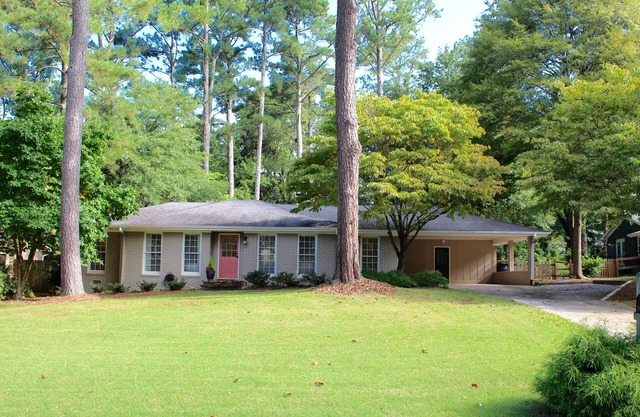 Beautiful bungalow right in Historic Roswell