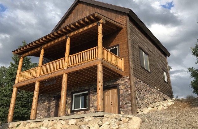 Beautiful Cabin Tucked away in Utah Mountains located in Pine Creek Resort