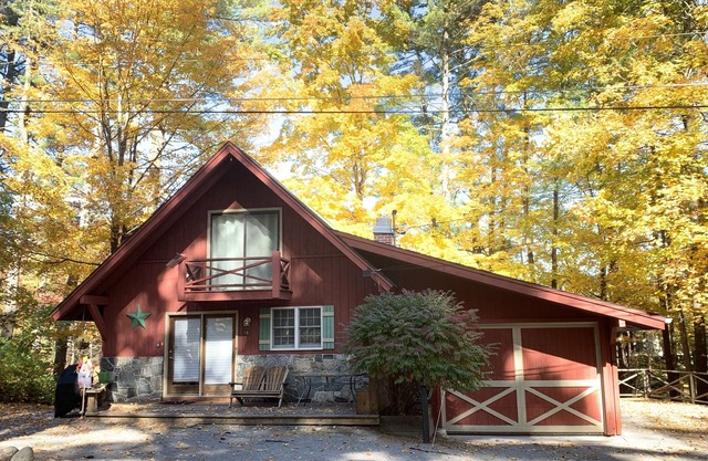 Beautiful, Charming, Clean, Convenient, Adirondack, Bolton Beauty , walk to town