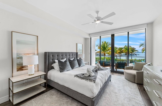 Beautiful Coastal Condo: Stunning Riverfront Views & Resort Amenities!