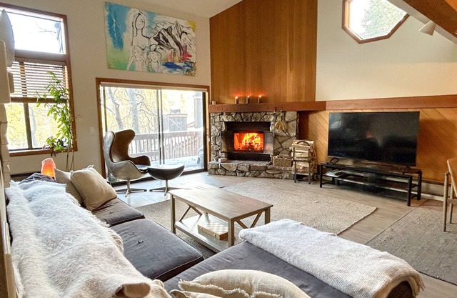 Beautiful, Comfortable, Mountain Home, Sleeps 8-10
