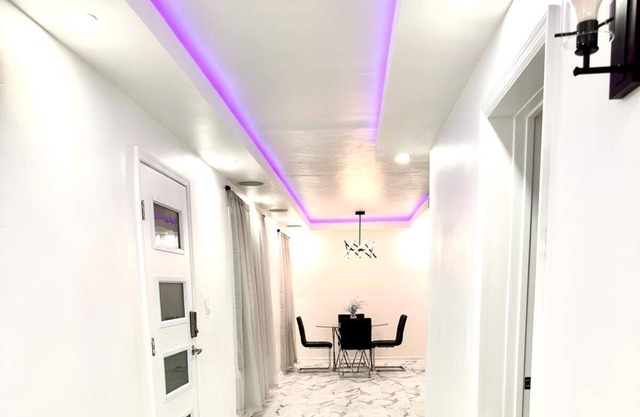 Beautiful, Comfortable, Safe and Quiet place, Only 11 Min from the airport