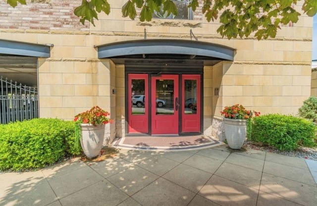 Beautiful Condo 1st Street Social District Water Views 3 Beds & Private Parking
