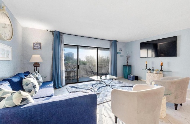 Beautiful Condo on the Beach in Freeport, Bahamas!