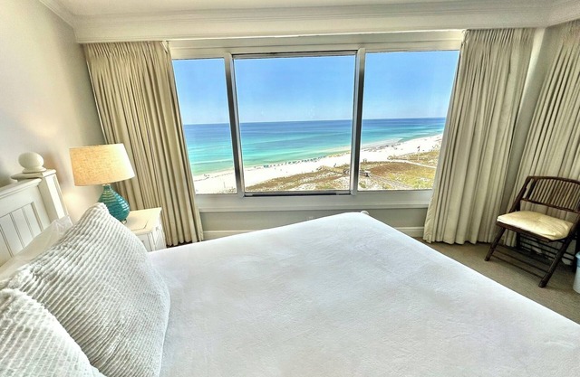 Beautiful Condo with Breathtaking Gulf Views 4112 BS1