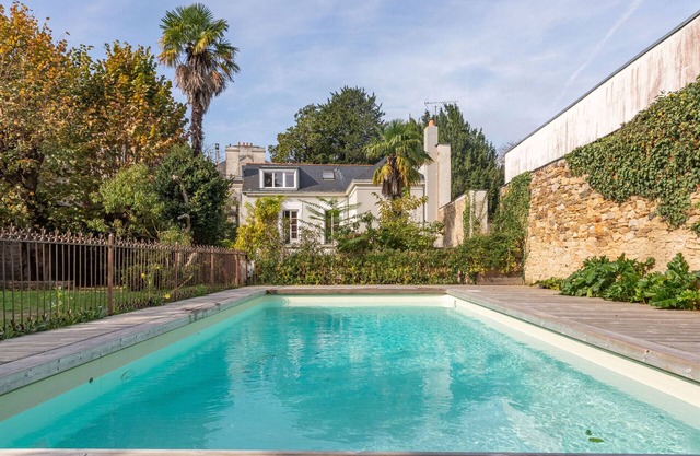 Beautiful contemporary house with pool