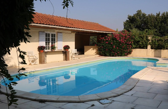 Beautiful country house with lake view and pool