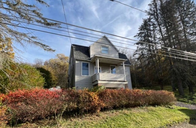 Beautiful Country Home: 7 Beds, Sleeps 9