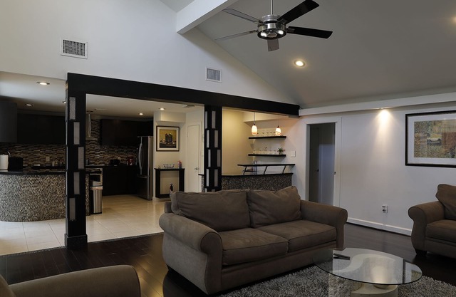Beautiful/Cozy/Sweet home