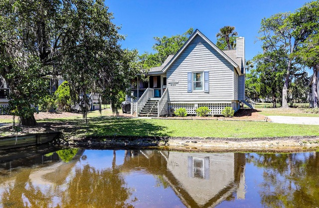 Beautiful Dog-Friendly Home w/Wonderful Golf Course Views, Free WiFi, & A/C