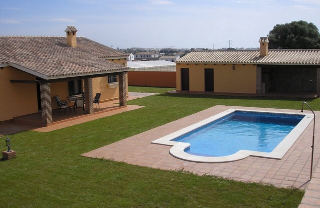 Beautiful countryside villa with private pool, garden and barbecue area.