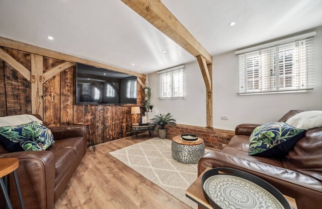 Beautiful Escape in New Forest with Hot Hub