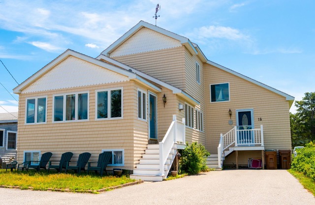 Beautiful Family Ferry Beach Retreat