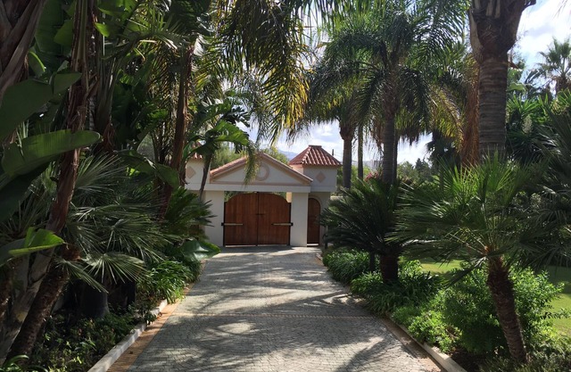 Beautiful Family Home walking distance to the beach
