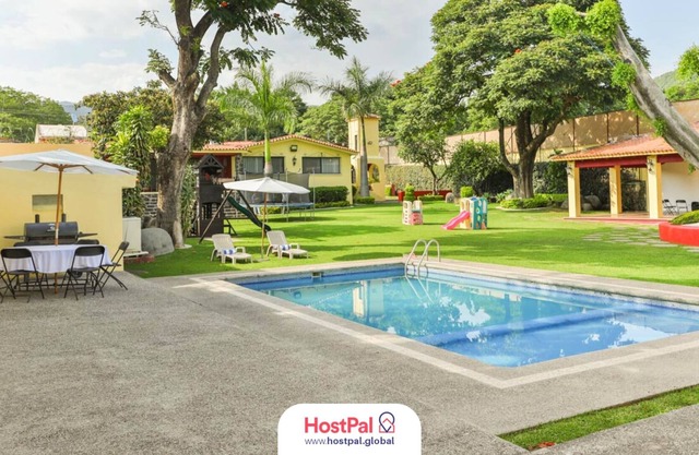 Beautiful Family house in Cuernavaca with Pool