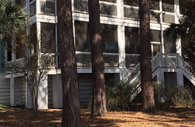 Beautiful First Floor OceanView Villa! Pet Friendly! Steps from beach!