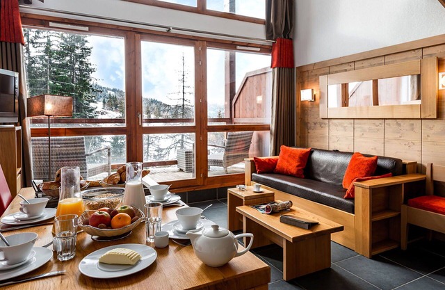 Beautiful apartment for 6 guests with pool, WIFI, TV, terrace, pets allowed and parking
