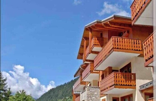 Beautiful apartment center town calms near trade and skiing.