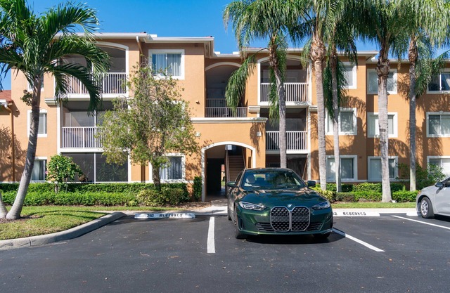 Beautiful Gated Community, 4 Miles From Naples Pier/5th Avenue