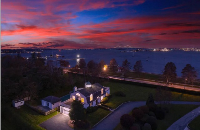 Beautiful Harbor View 4-Bedroom Home/Inground Pool