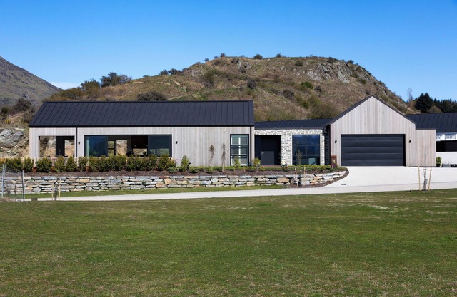 Beautiful Haven| Luxurious Home | Queenstown | Stunning Central Location