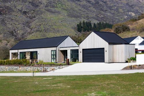 Beautiful Haven - Stunning Luxury Home - Queenstown - NEW!