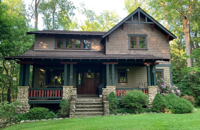 Beautiful Home for rent near CHQ Lake & Institution.n