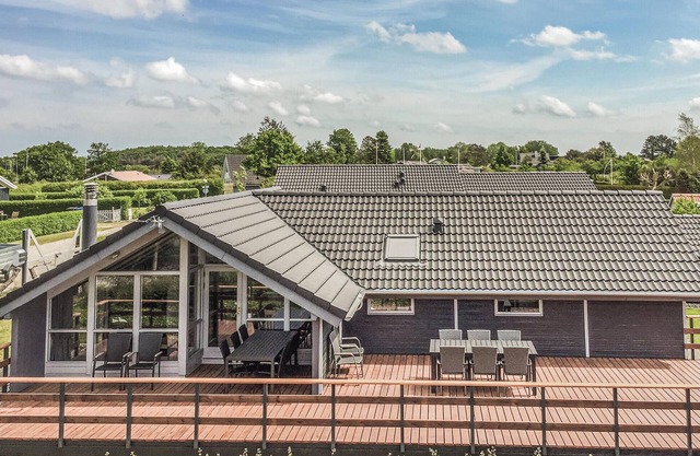 Beautiful home in Bogense with kitchen