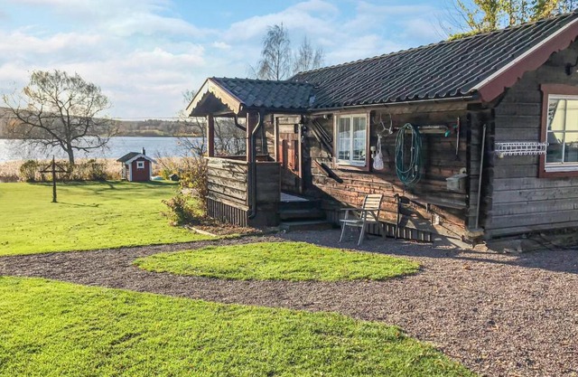 Beautiful Home In Botolfsbo With Sauna