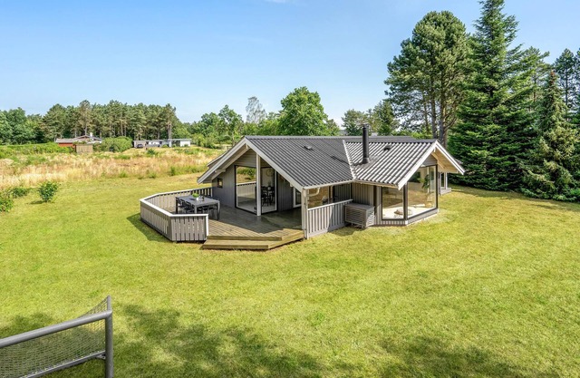 Beautiful home in Ebeltoft with WiFi