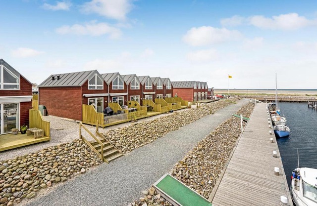 Beautiful Home In Glesborg With House Sea View
