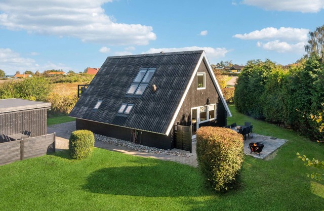 Beautiful home in Glesborg with kitchen