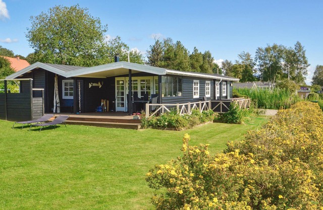 Beautiful home in Hejls with kitchen