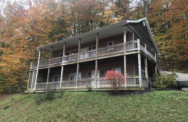 Beautiful home in Lake Cumberland Resort