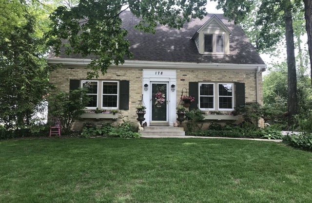 Beautiful home in Milwaukee suburb, easy access to downtown Milwaukee.
