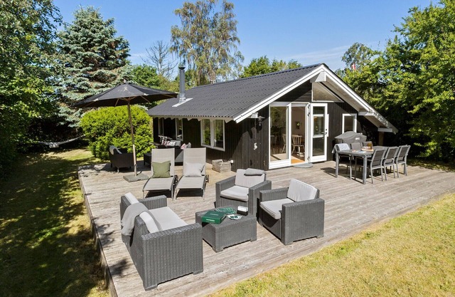 Beautiful home in Odder with WiFi