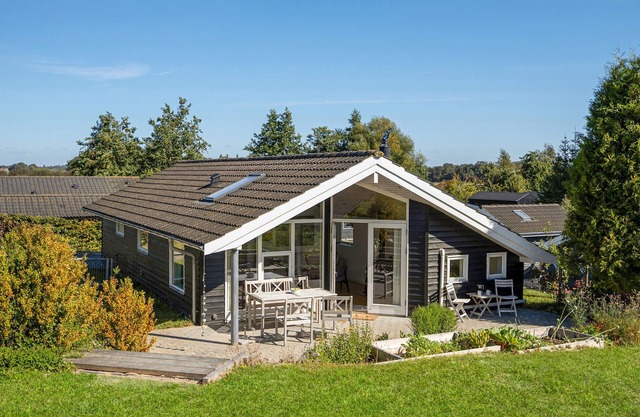 Beautiful home in Rude with kitchen