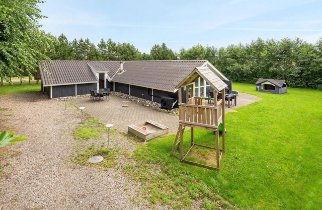 Beautiful home in Sydals with sauna