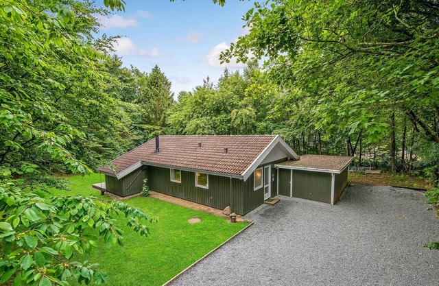 Beautiful home in Toftlund with WiFi