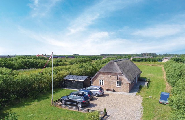 Beautiful home in Ulfborg with WiFi