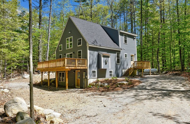 Beautiful Home W/ 3 Night Min. Central Air Conditioning & Private Fire Pit